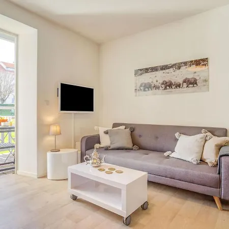 Louisette By Interhome Apartman